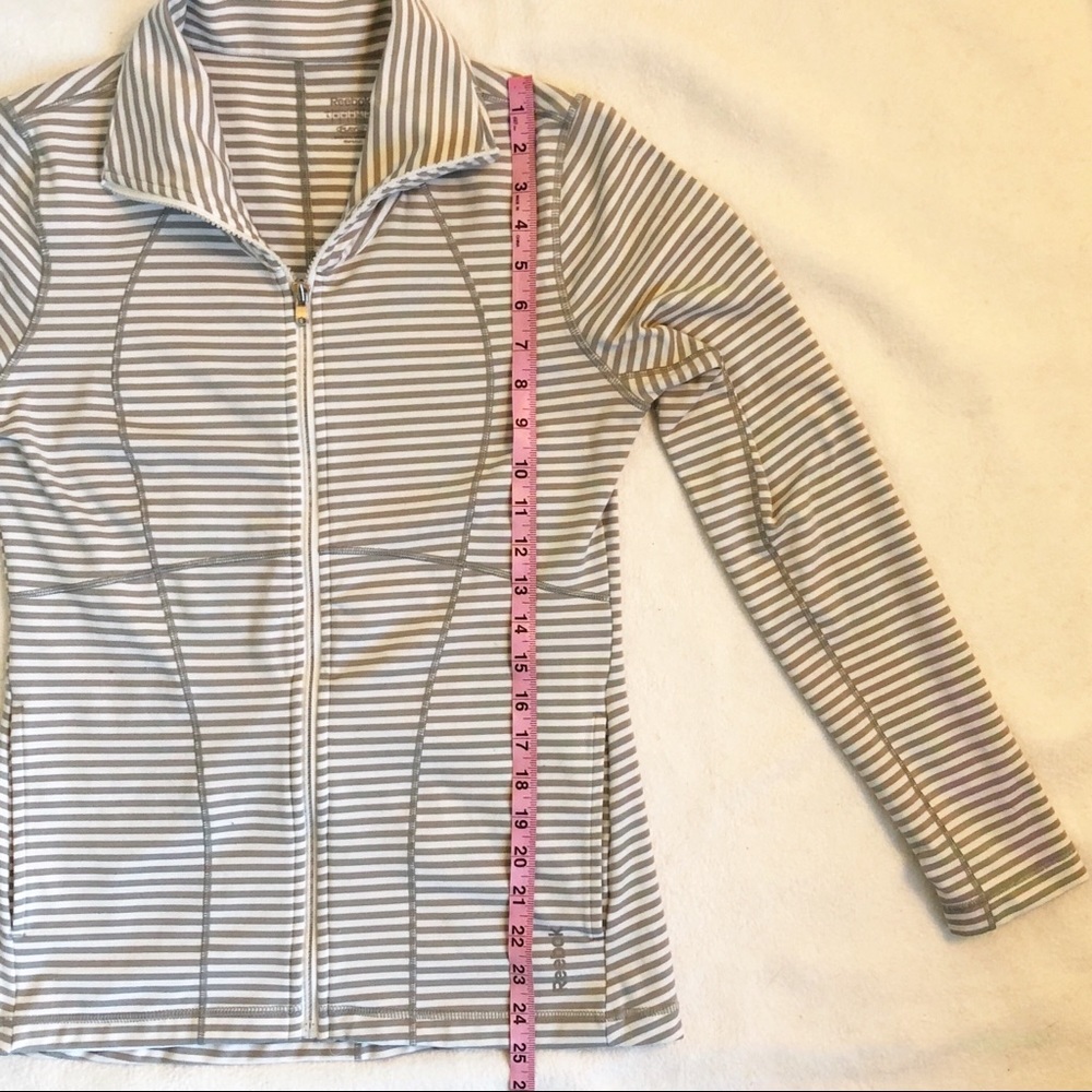 Reebok Grey White Striped Full Zip Athletic Jacket, size Large - Picture 9 of 16